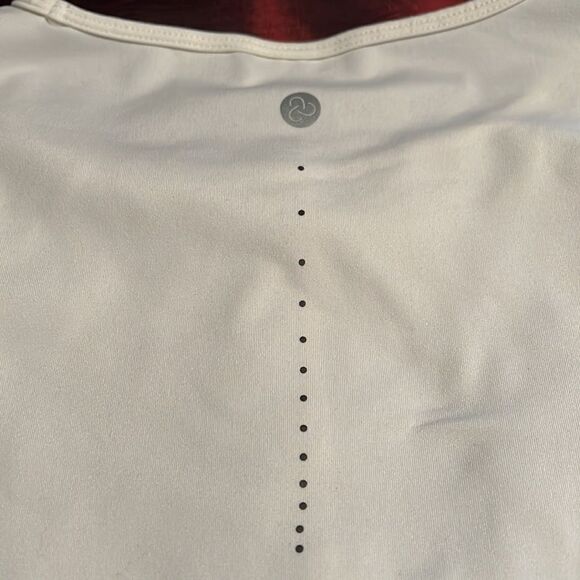 ZELLA workout top XXL. Lightly worn. Eggshell white. - Picture 3 of 9